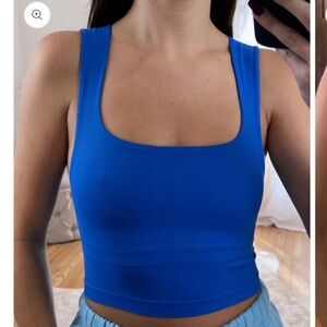 Boxy Nikibiki royal blue top seamless